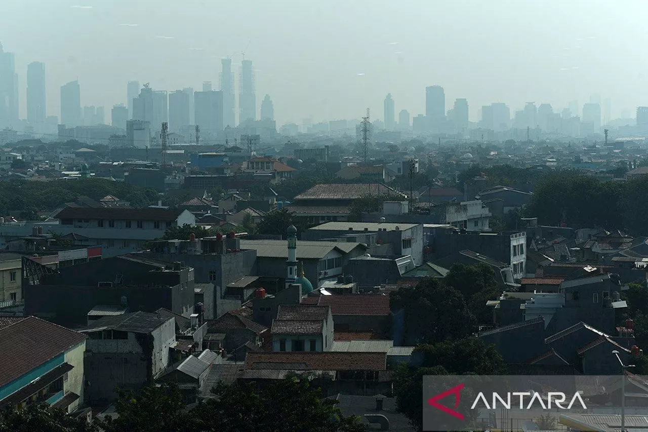 Minggu pagi, Kualitas udara Jakarta tidak sehat bagi kelompok sensitif