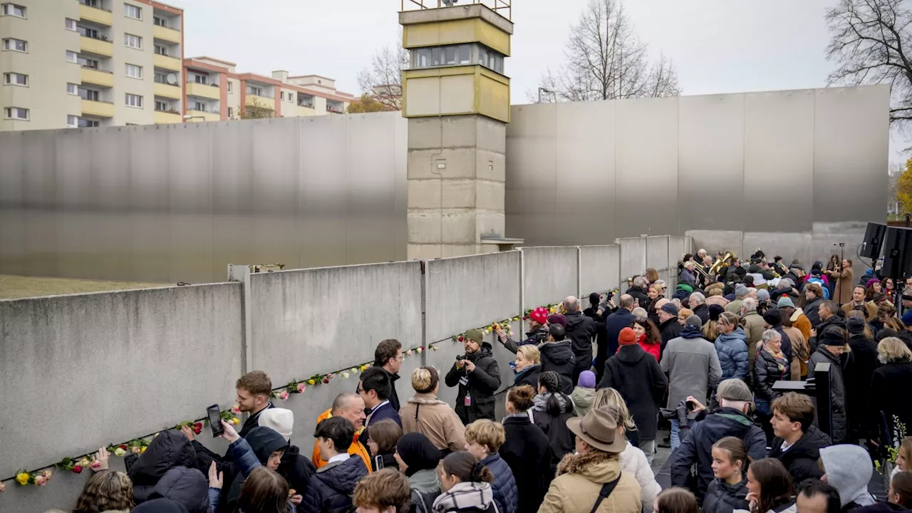 Tens of thousands celebrate fall of the Berlin Wall 35 years ago with concerts and art installations