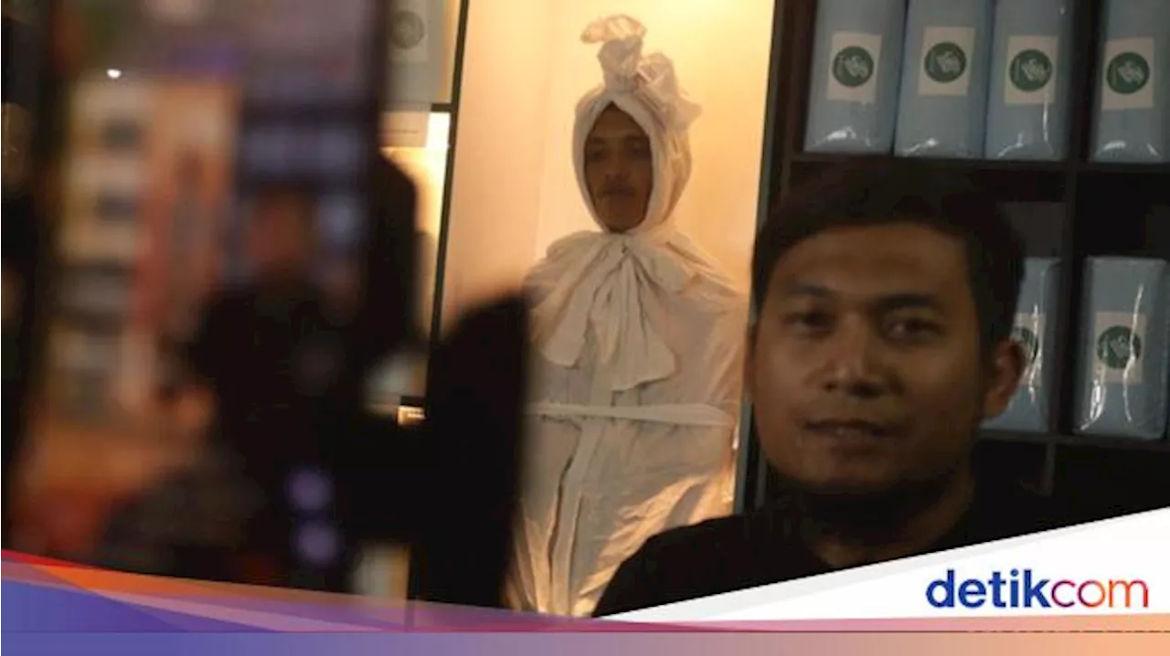 Aksi Yoka yang Viral gegara Jual Kain Kafan di TikTok