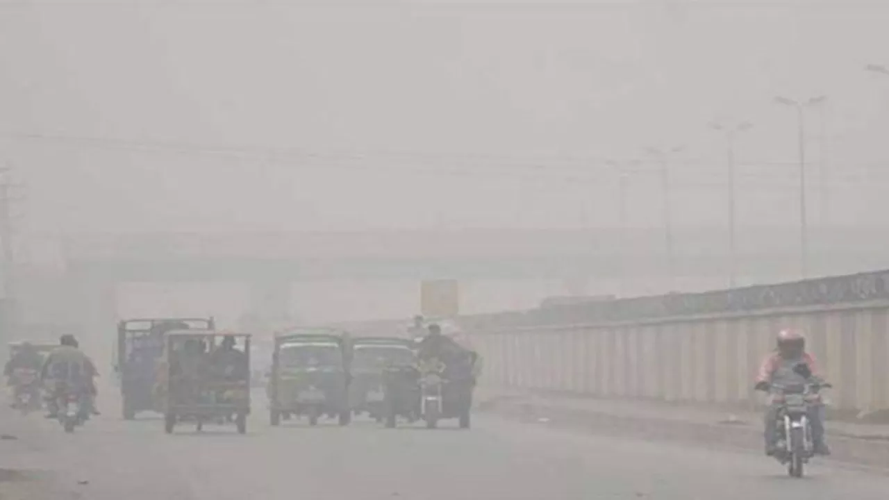 Smog with hazardous AQI persists, affecting lives across Punjab