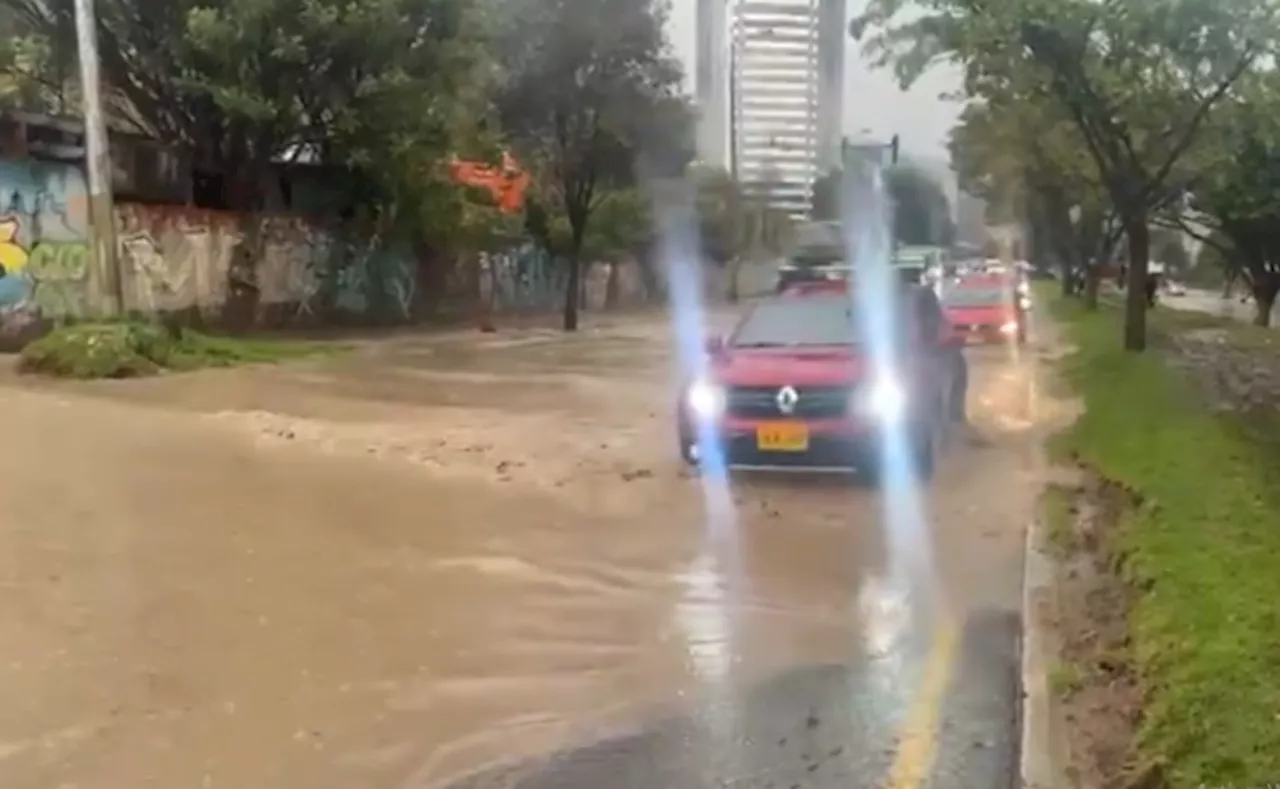 Trancones en Bogotá por fuertes lluvias: así está la movilidad