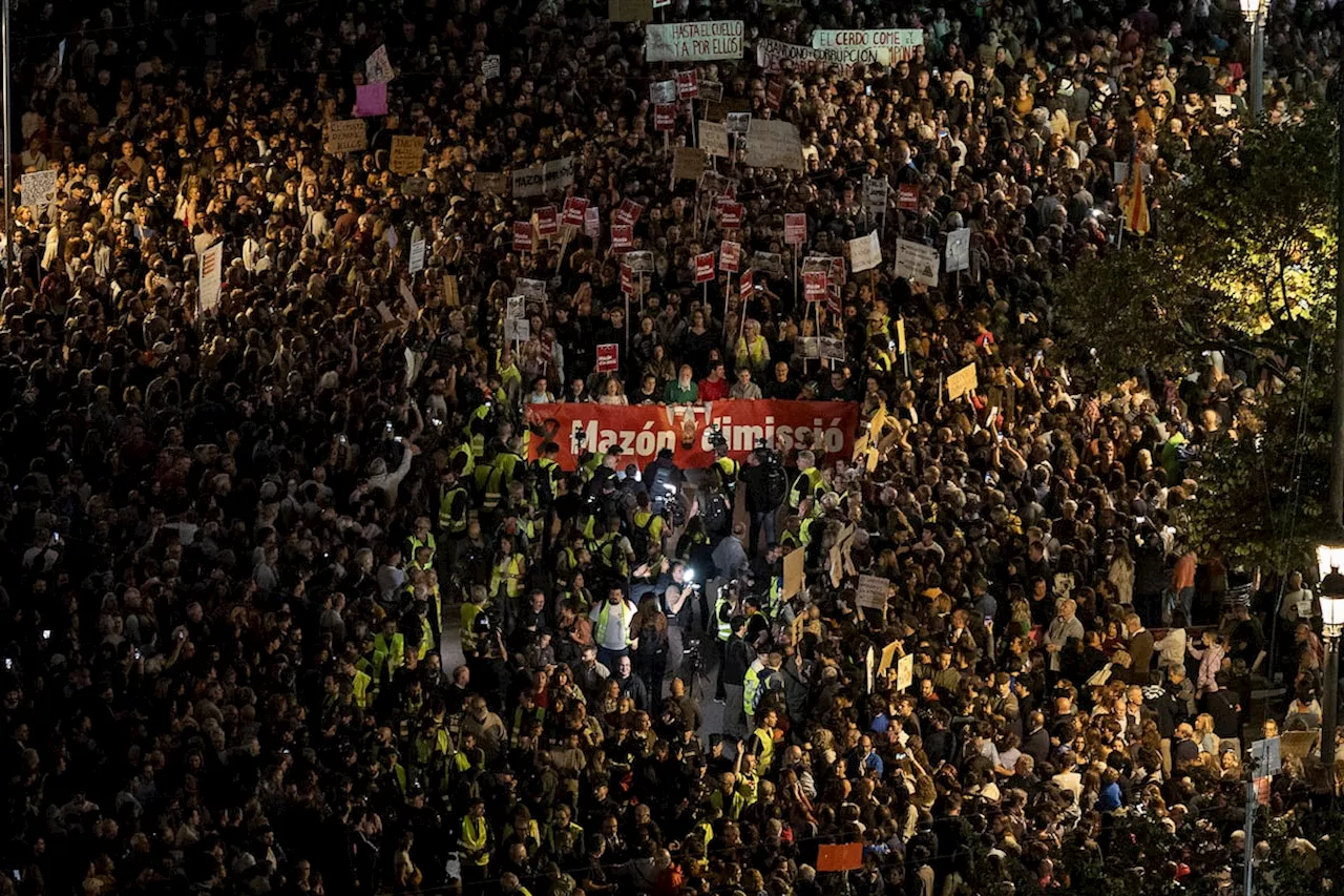 La manifestación en Valencia por la gestión de la dana, en imágenes