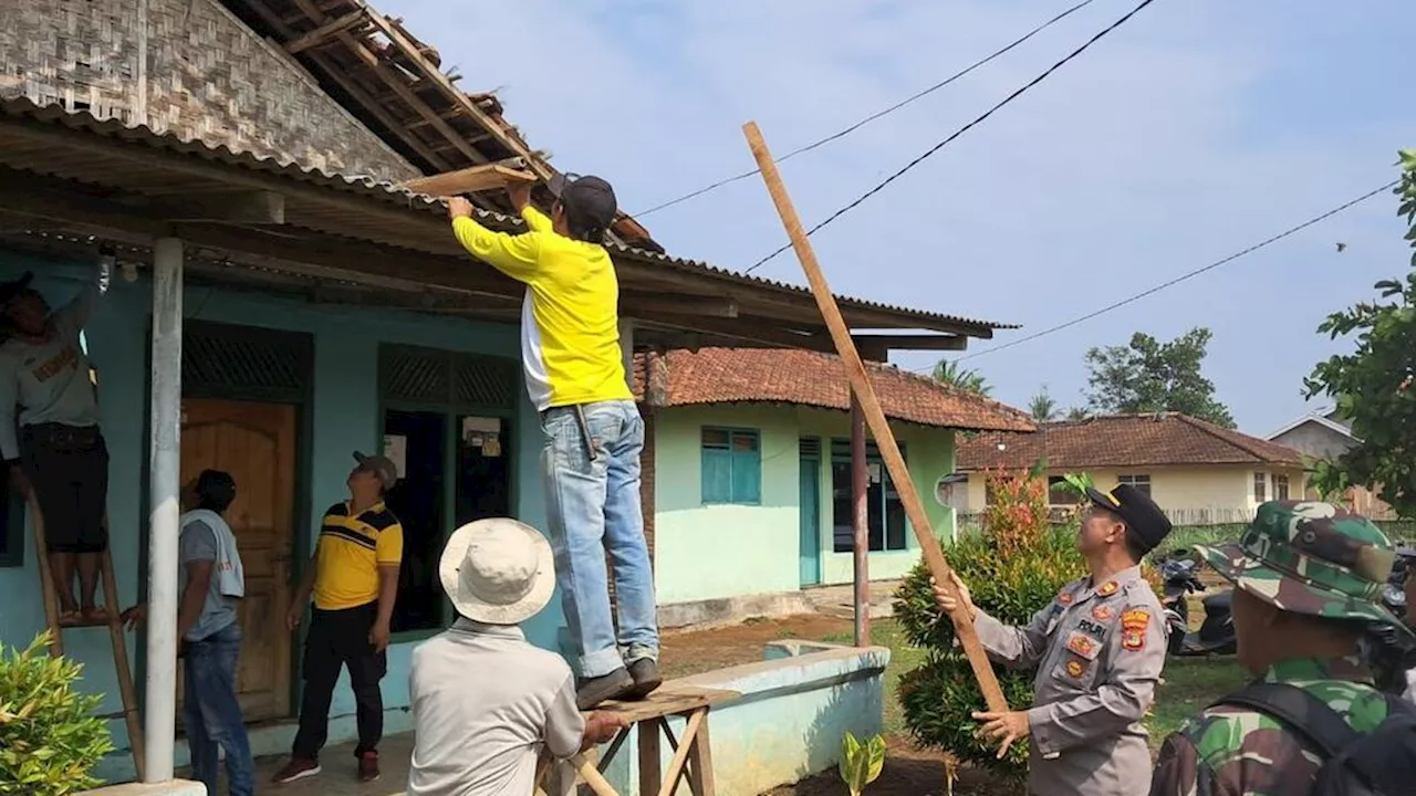 Puting Beliung Kembali Melanda Lampung, Belasan Rumah Rusak