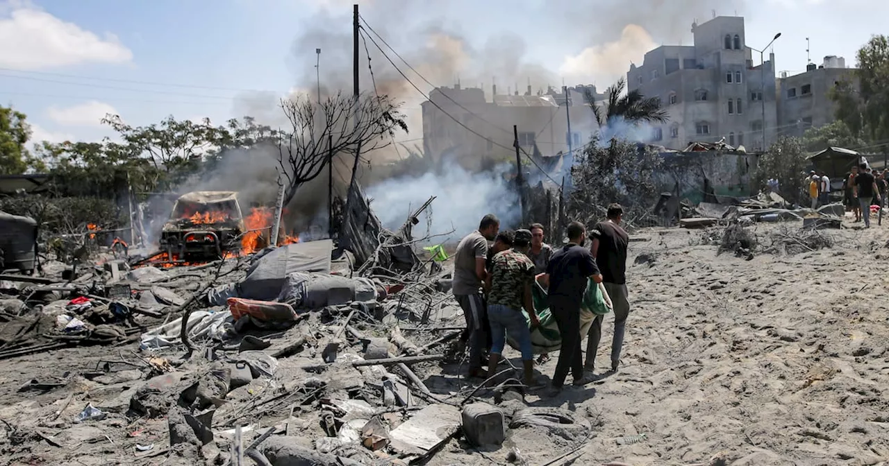 Israeli air strikes kill 13 as aid finally reaches northern Gaza