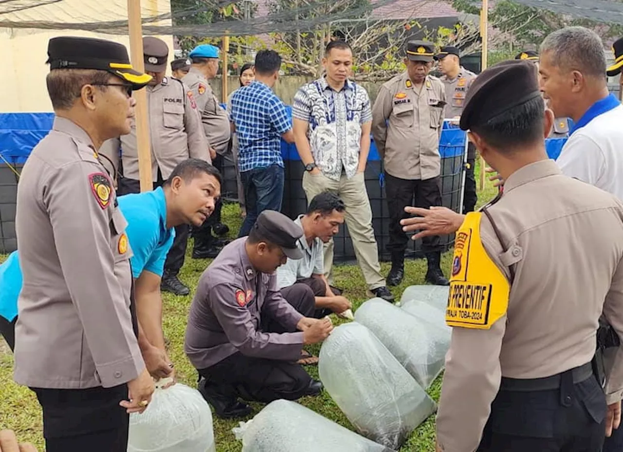 Dukung Ketahanan Pangan, Polres Simalungun Tabur 7500 Benih Ikan Gunakan Metode Bioflok