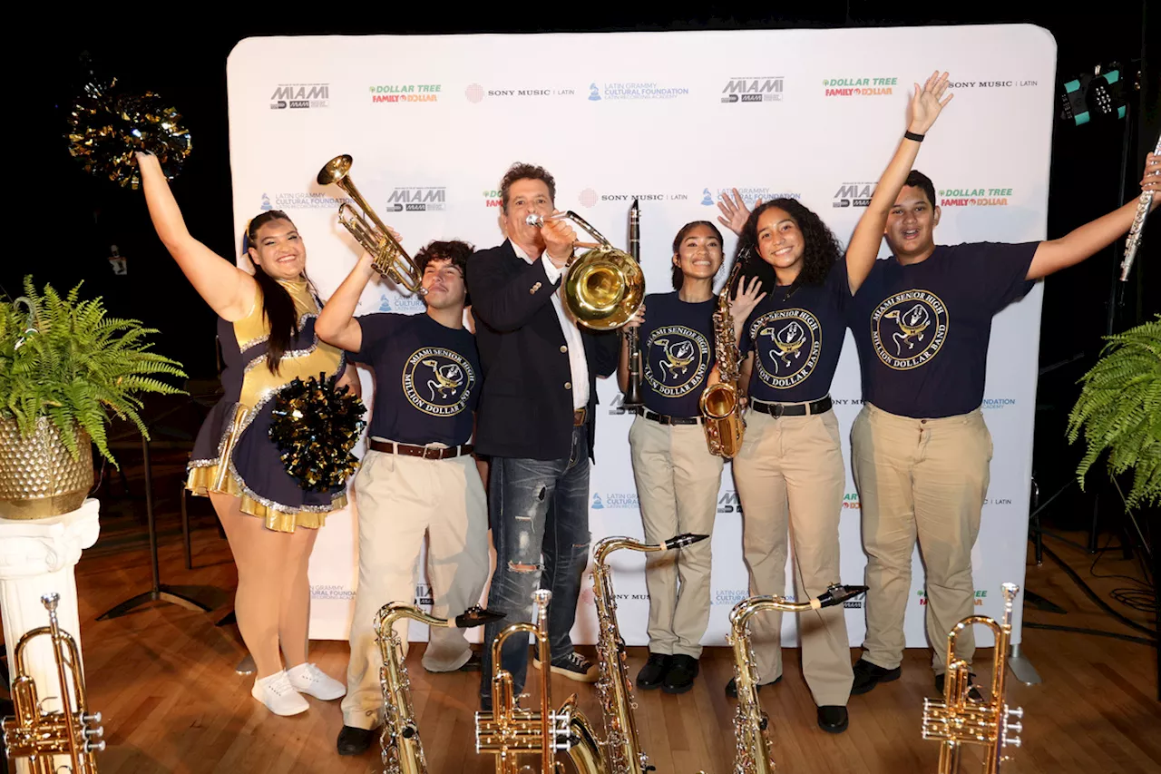 Carlos Vives se emociona al participar en el programa Grammy Latino en las Escuelas