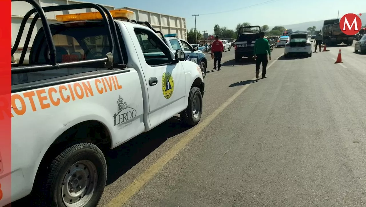 Tráiler arrolla y mata a motociclista en periférico de Lerdo