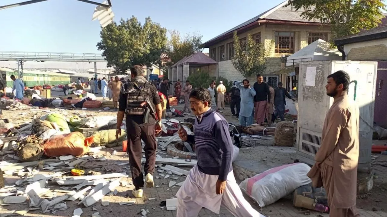 Quetta Railway Station Blast: पाकिस्तान के रेलवे स्टेशन में हुआ बम ब्लास्ट, 20 लोगों की मौत; 30 घायल