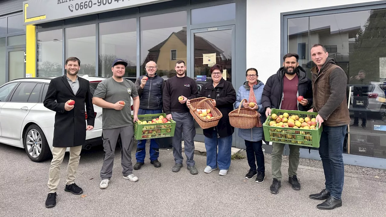 Volkspartei Ennsdorf mit dem Obstkorb unterwegs