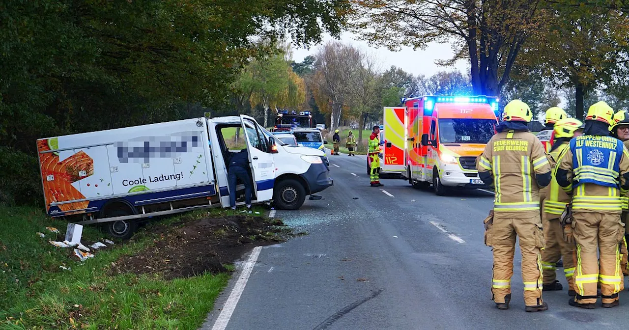 Tiefkühltransporter überschlägt sich auf K61 bei Delbrück