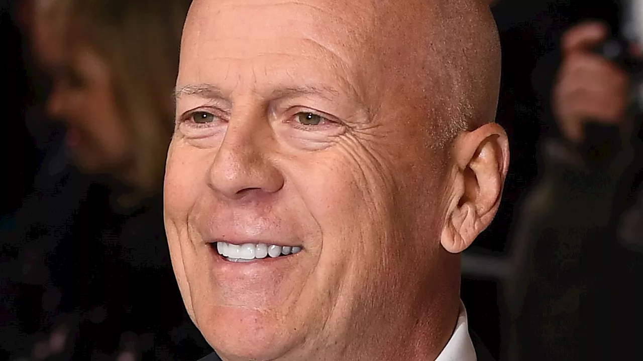 Bruce Willis wurde bei einem seltenen Ausflug fotografiert