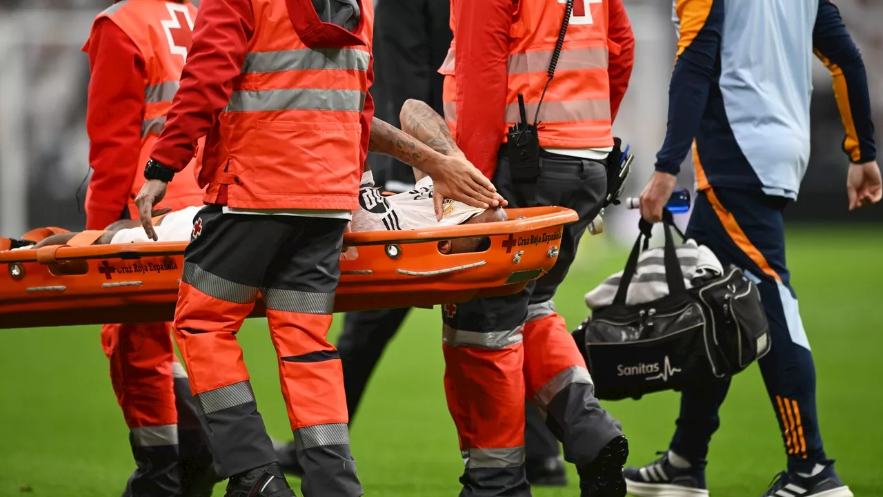 Las lágrimas de Eder Militao tras marcharse lesionado del partido ante Osasuna