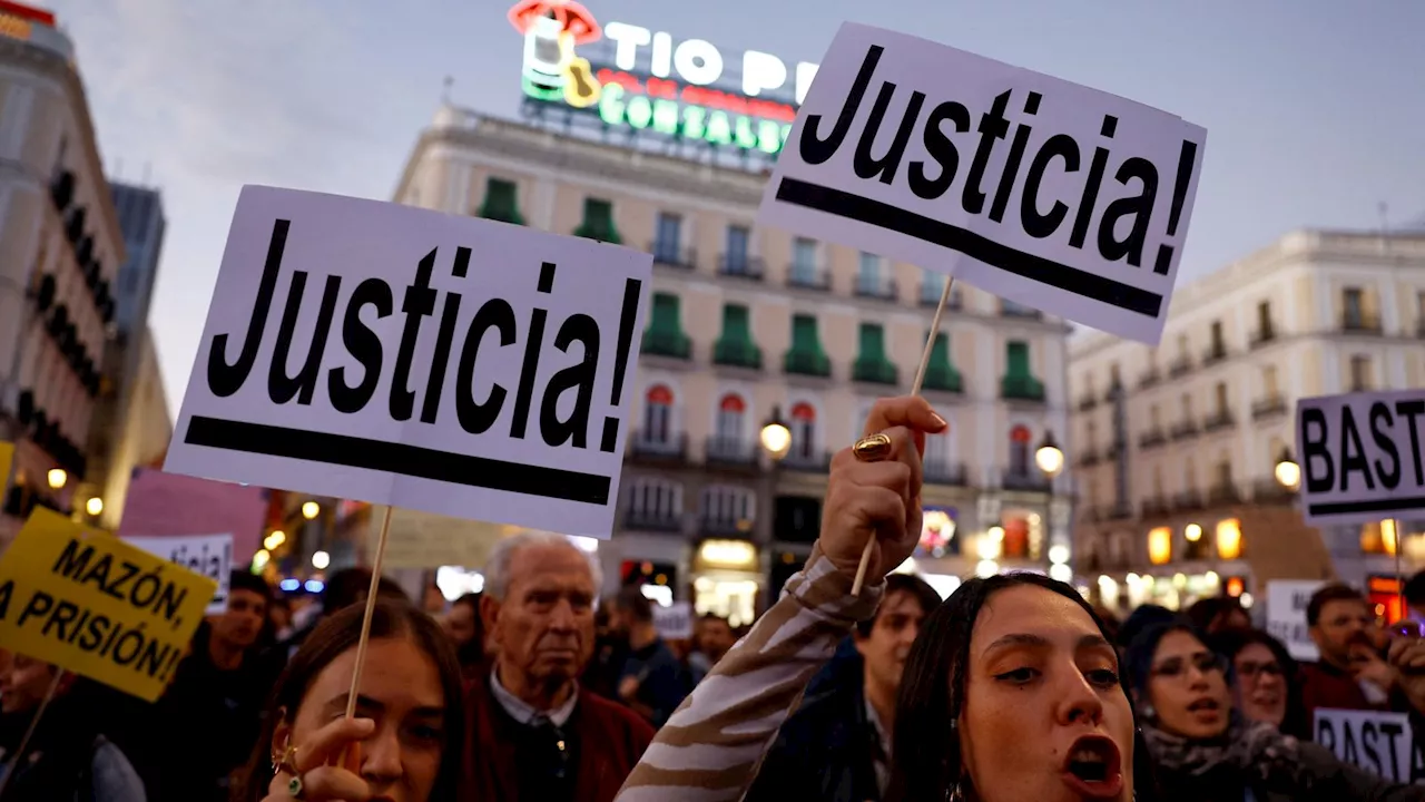 Thousands demand resignation of regional president over catastrophic Valencia floods