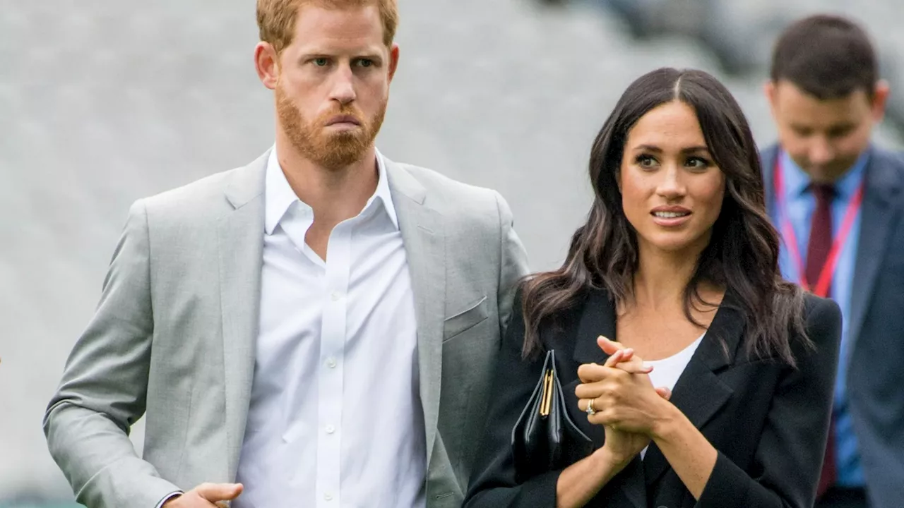 Meghan Markle isn’t happy & is furious at Kate’s meddling…she’s panicking Prince Harry will be sucked back,...