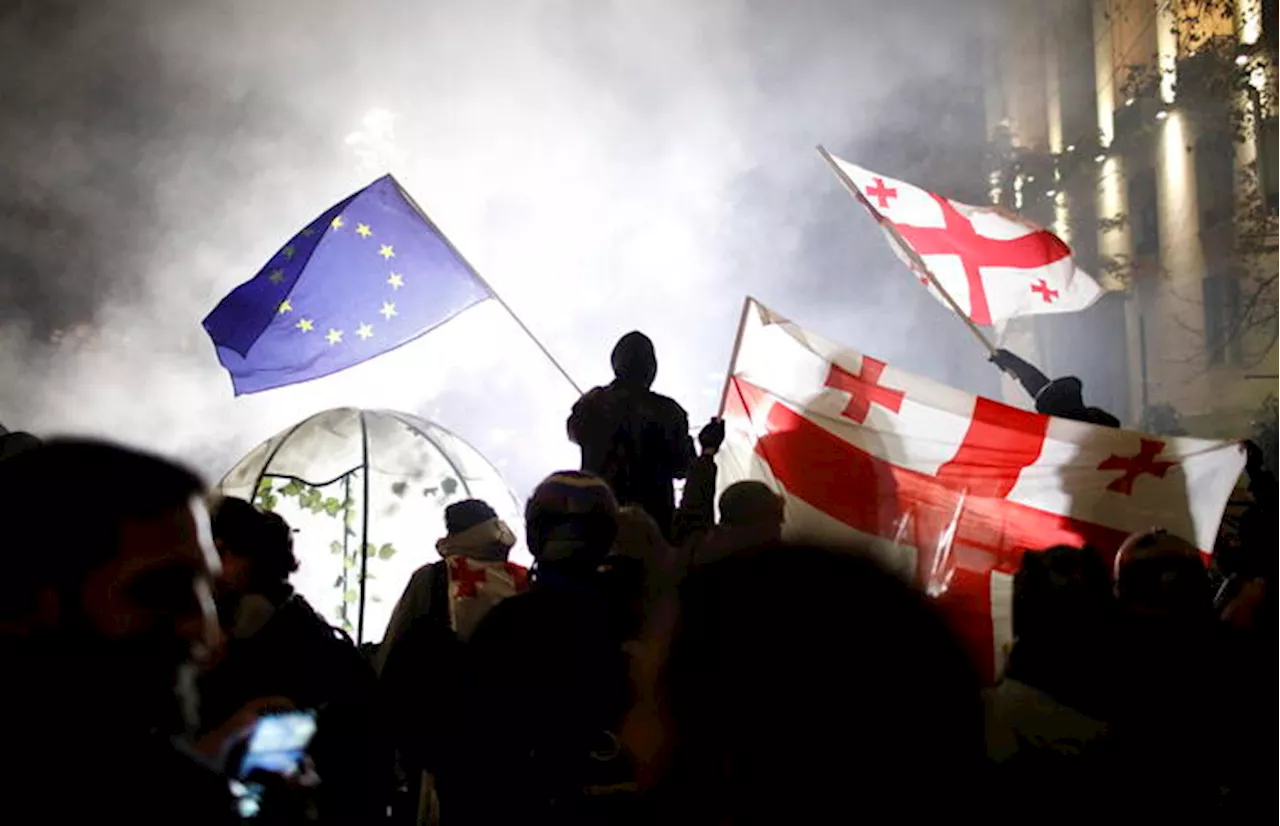 Georgia; Ancora scontri a Tblisi, la polizia disperde i manifestanti