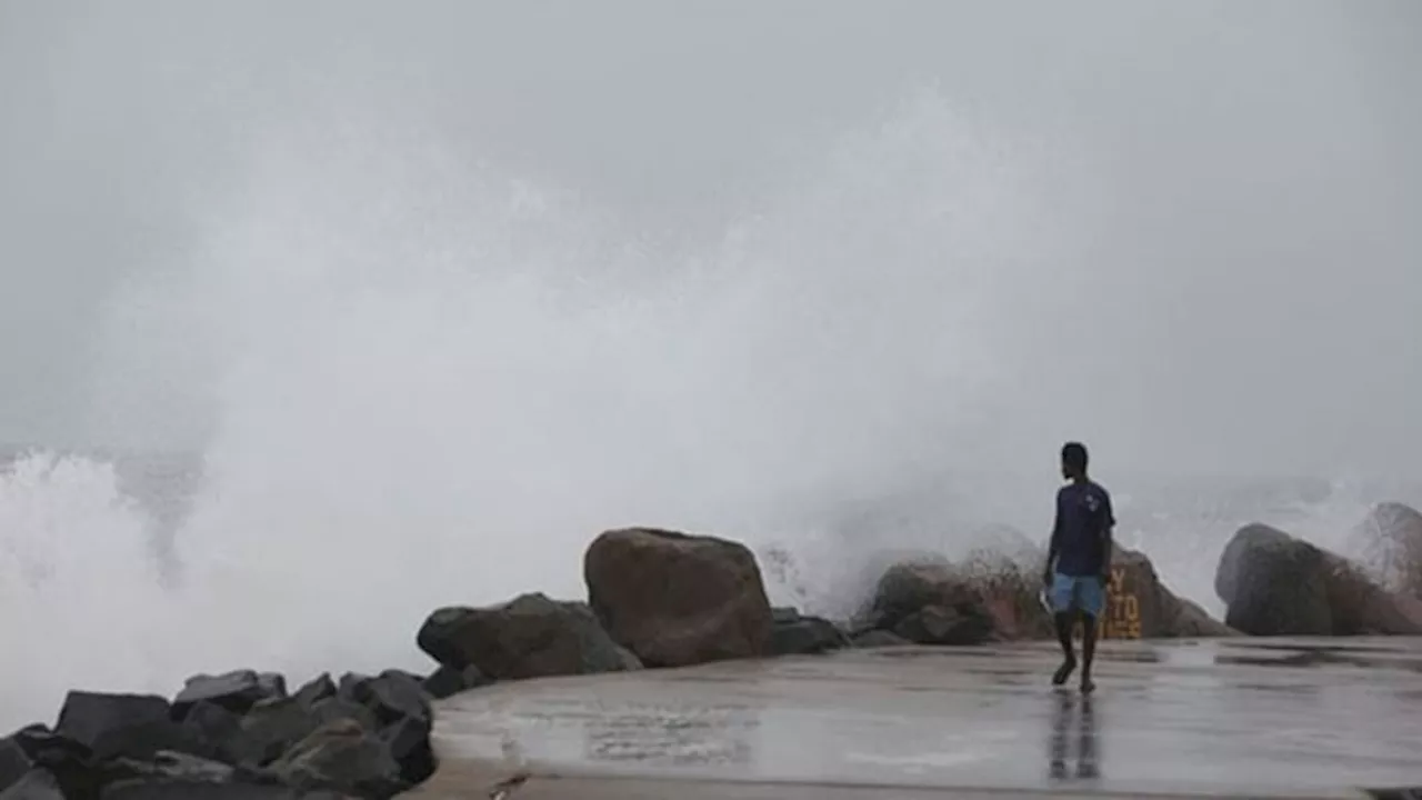 Cyclone Fenglin Makes Landfall Near Puducherry, Heavy Rainfall in Tamil Nadu, Puducherry, Karnataka and Andhra Pradesh