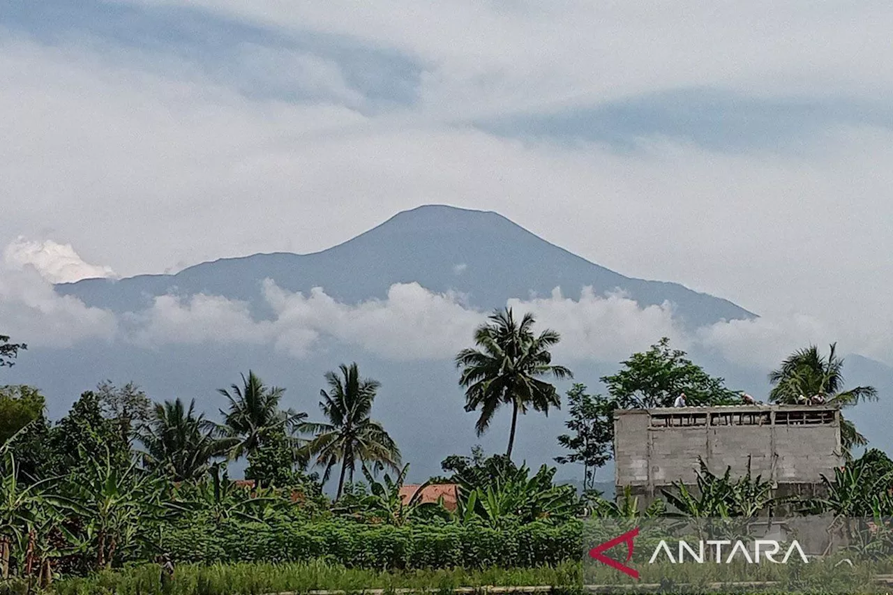 BPBD Banyumas Mengimbau Masyarakat Tetap Tenang Terkait Peningkatan Aktivitas Gunung Slamet