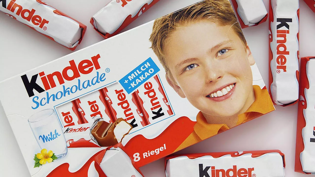 Matteo Farneti, der echte Junge auf Verpackungen von Kinder-Schokolade, macht sich bemerkbar