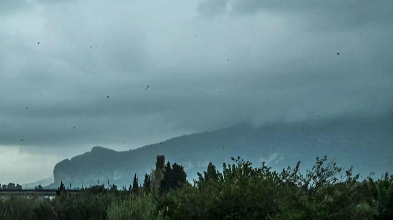 Heftige Unwetter auf griechischen Inseln