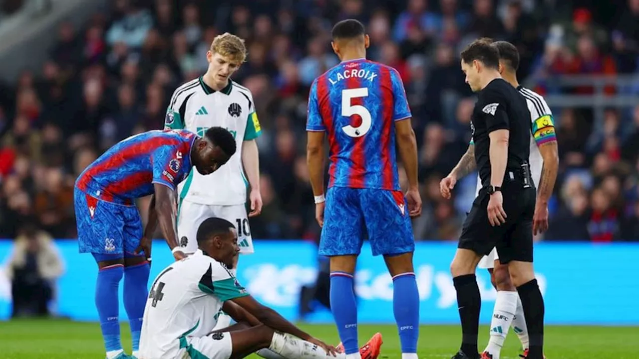 Newcastle's Alexander Isak Injured in Draw Against Crystal Palace