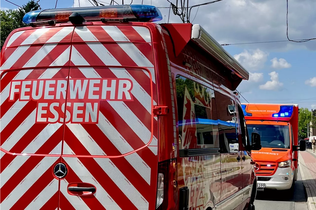 Schwerer Verkehrsunfall auf der A52 - sechs Verletzte nach Kollision