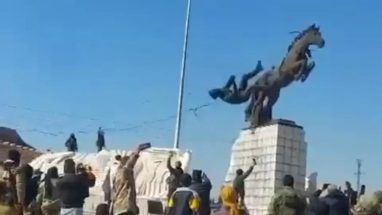 Islamist Insurgents Topple Statue of Assad's Brother in Aleppo