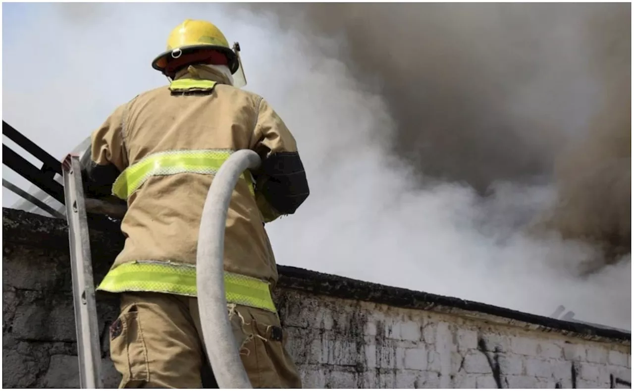 Fogata provoca incendio en bodega de la Central de Abasto; esto sabemos VIDEO