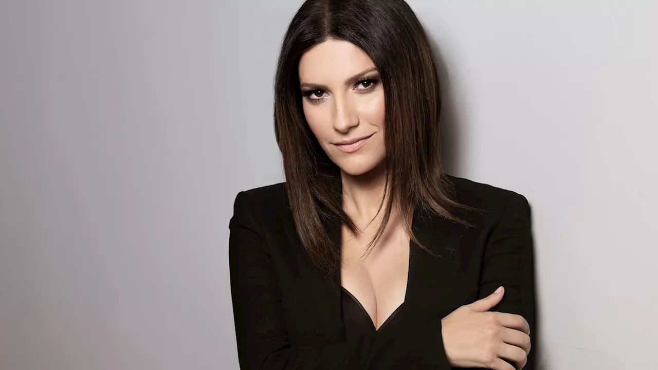 Video: Laura Pausini sufrió aparatosa caída durante su concierto en Milán