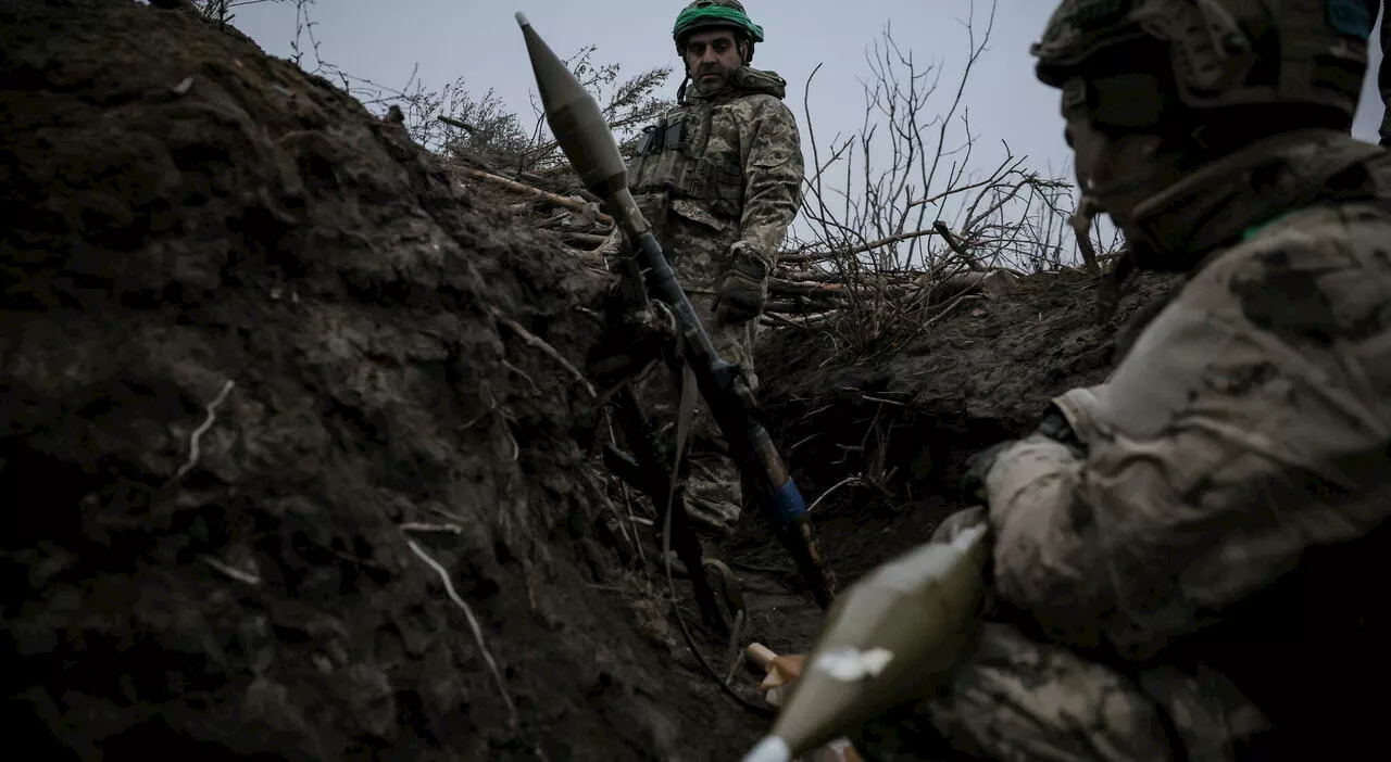 Guerra Ucraina, Zelensky: «Se chiedo truppe metà degli alleati mi molla»