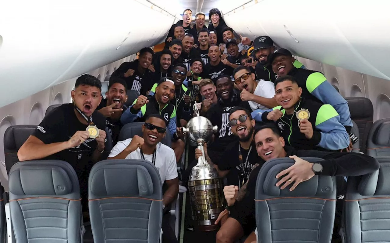 Botafogo chega ao Rio de Janeiro para festejar título da Libertadores