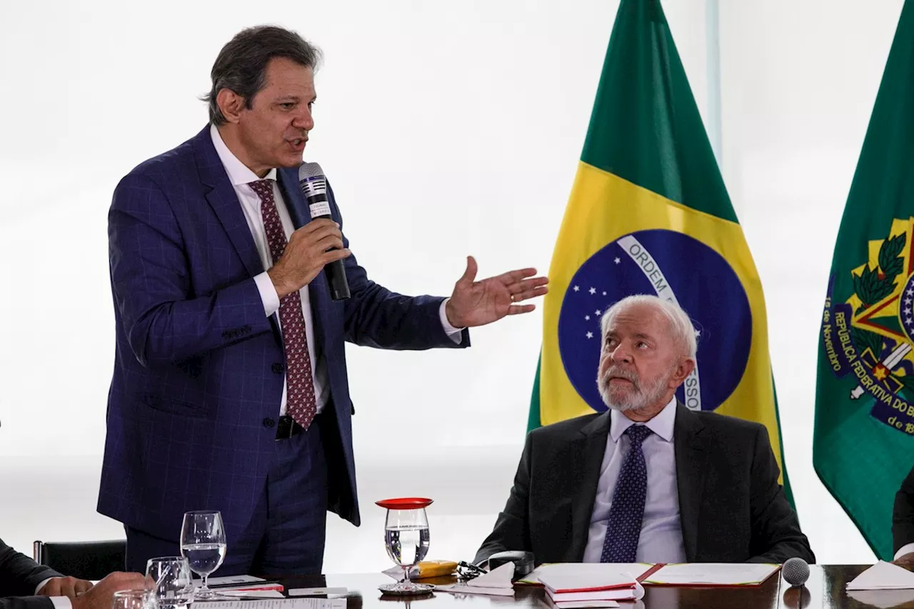 Ministro tenta convencer Lula a não anunciar isenção de IR junto a pacote fiscal