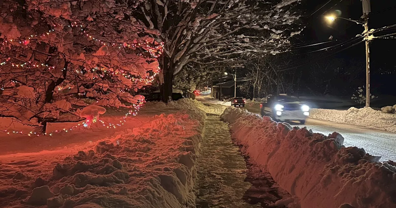 Heavy snow blankets parts of the U.S. during busy holiday travel weekend