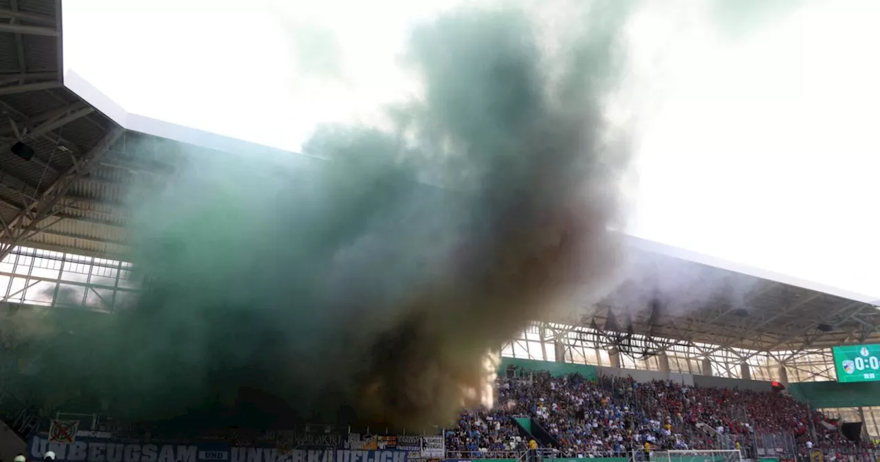 Krawalle nach Fußballpartie zwischen Carl Zeiss Jena und Chemie Leipzig