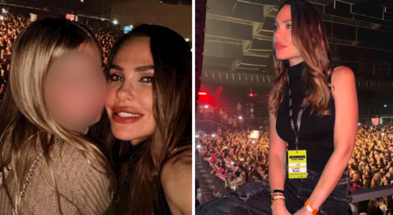 Ilary Blasi al concerto di Anna Pepe con la piccola Isabel Totti (scatenata). L'incontro nel backstage: «Ti am