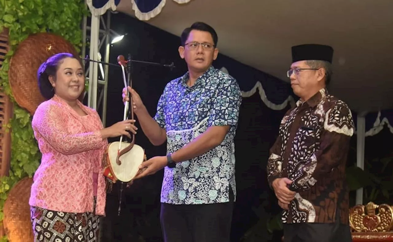 Dari Dana Keistimewaan, Pemkab Sleman Hibahkan Alat Musik dan Gamelan