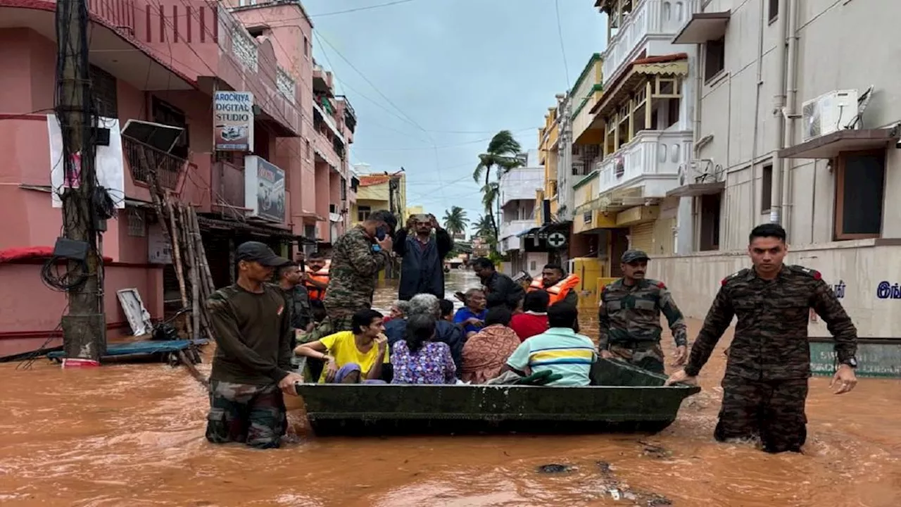 Cyclone Fengal: चक्रवाती तूफान फेंगल के बाद पुडुचेरी में बाढ़ का कहर, सेना ने संभाला मोर्चा