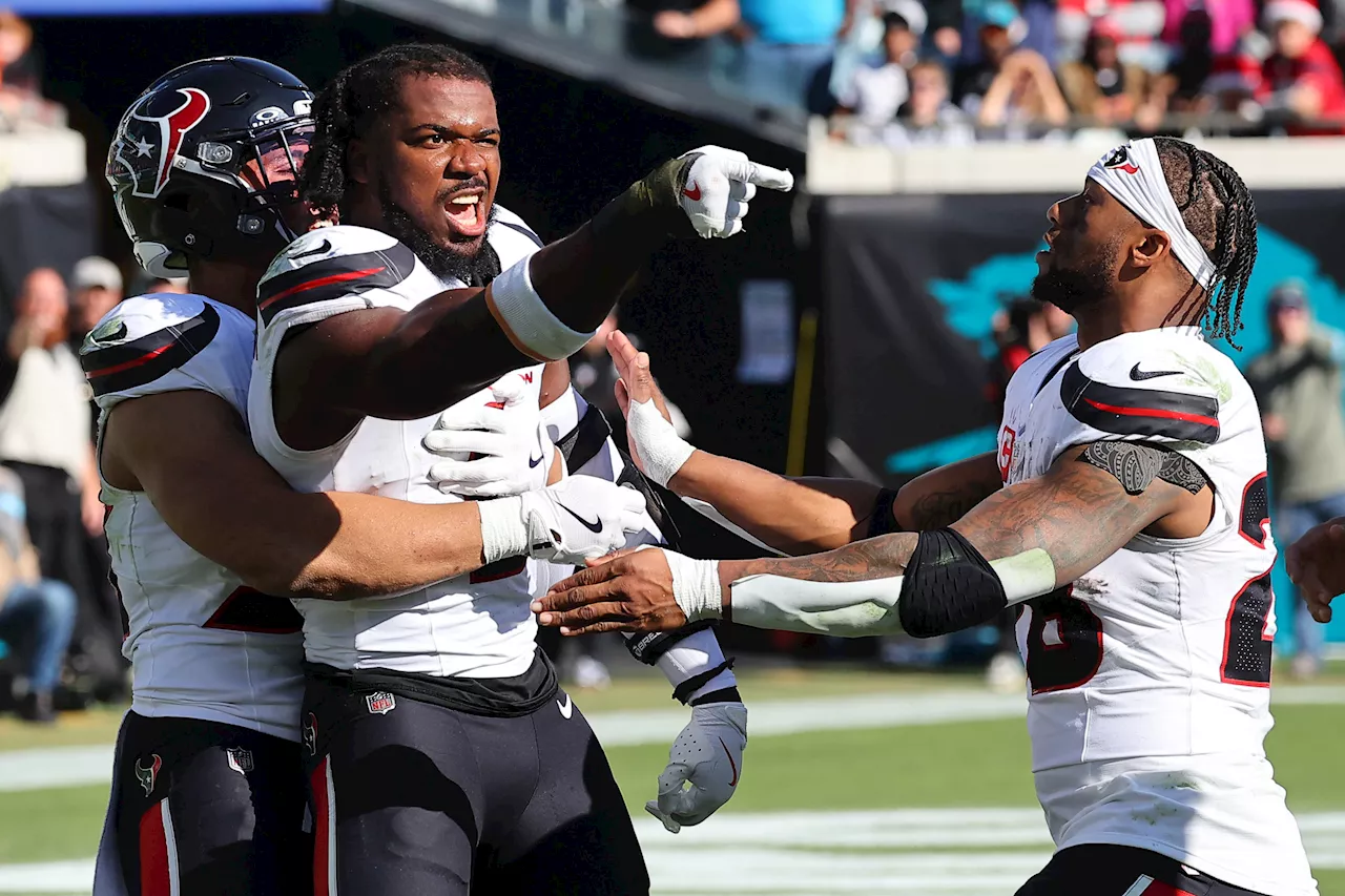 Fans Throw Objects at Texans' Azeez Al-Shaair After Brutal Hit to Trevor Lawrence