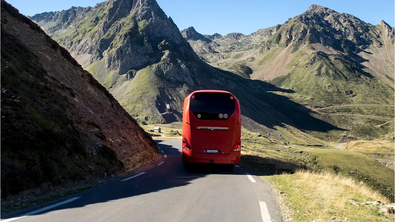 Al menos dos muertos y siete heridos graves en un accidente de un autobús español en el sur de Francia