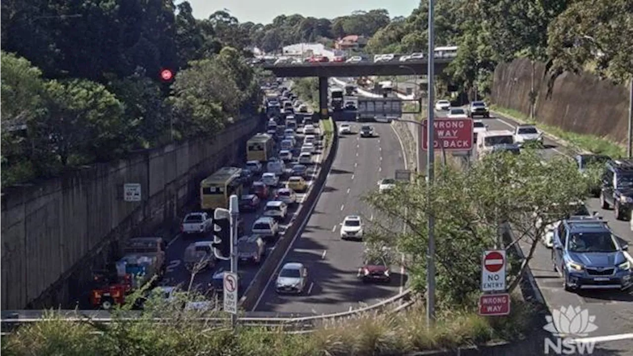 Sydney Harbour Tunnel reopens after overheight truck sparks traffic chaos