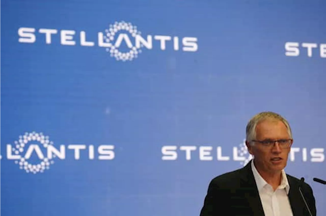 Stellantis, l’amministratore delegato Carlos Tavares si è dimesso