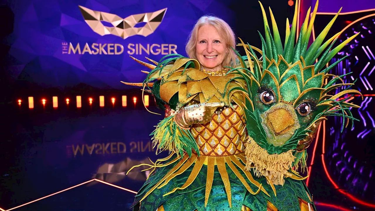 The Masked Singer: Maren Kroymann versteckte sich im Kostüm der Ananas