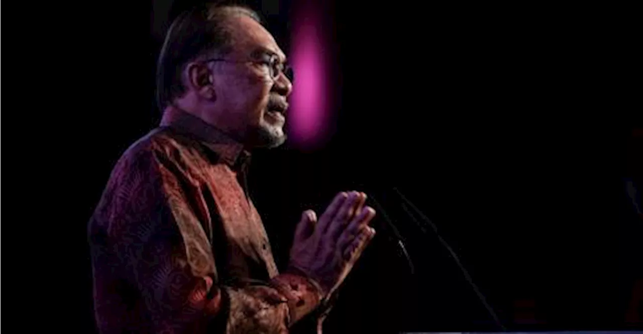 Prime Minister Anwar Ibrahim Assesses Flood Situation in Terengganu