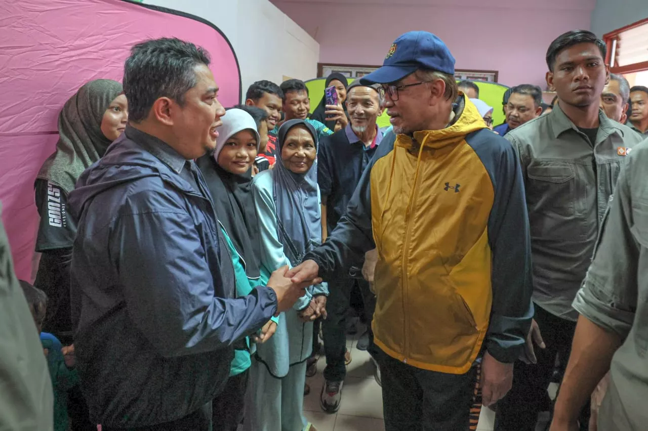 Anwar Ibrahim Allocates Additional RM50 Million for Flood Relief in Terengganu and Kelantan