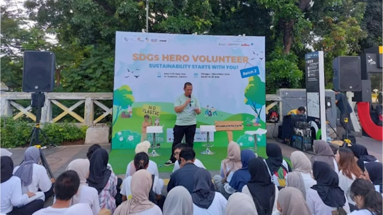 Ratusan Relawan SDGs Hero Volunteer Batch 2 Ajak Masyarakat Go Green di CFD Jakarta