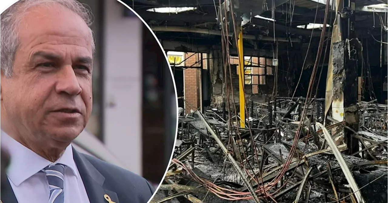 'Shocked and sad': Israeli ambassador visits Melbourne synagogue after terror attack