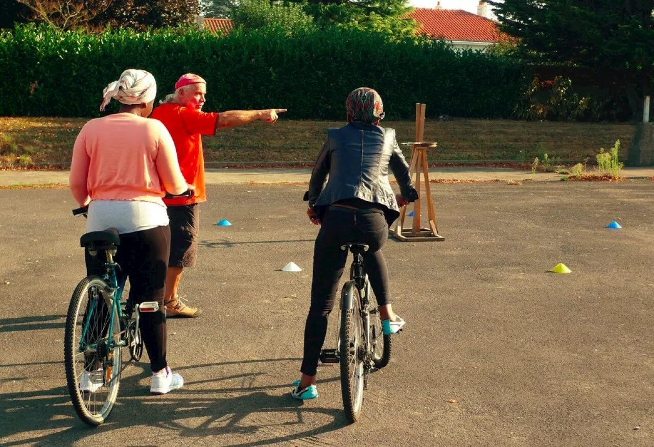 Ce programme qui permet d'avoir des cours et un vélo gratuitement démarre en Loire-Atlantique