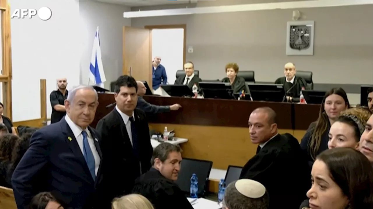 Tel Aviv, Netanyahu in tribunale al processo per corruzione