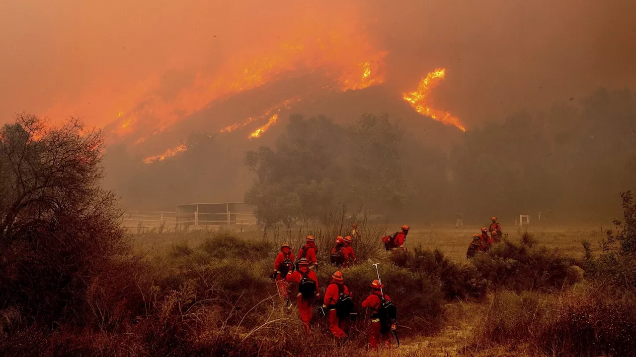 Thousands without power as Santa Ana winds bring increased fire risk for Southern California