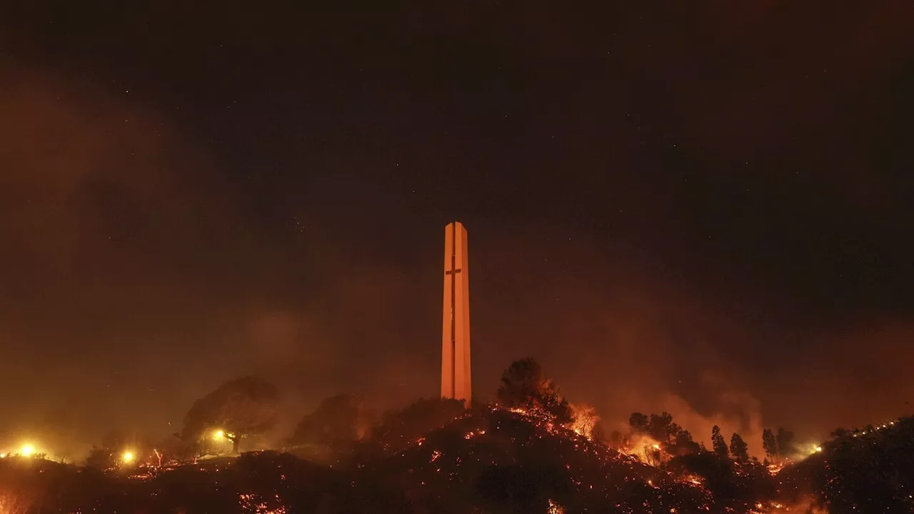 When fire threatened a California university, the school says it knew what to do