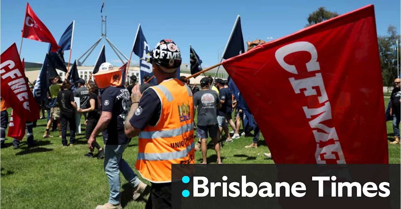 Union opens door to shifting donations from Labor to Greens